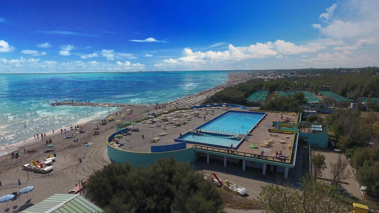 Happy Camp Mobile Homes In Camping Village Rosapineta Rosolina Mare Buitenkant foto